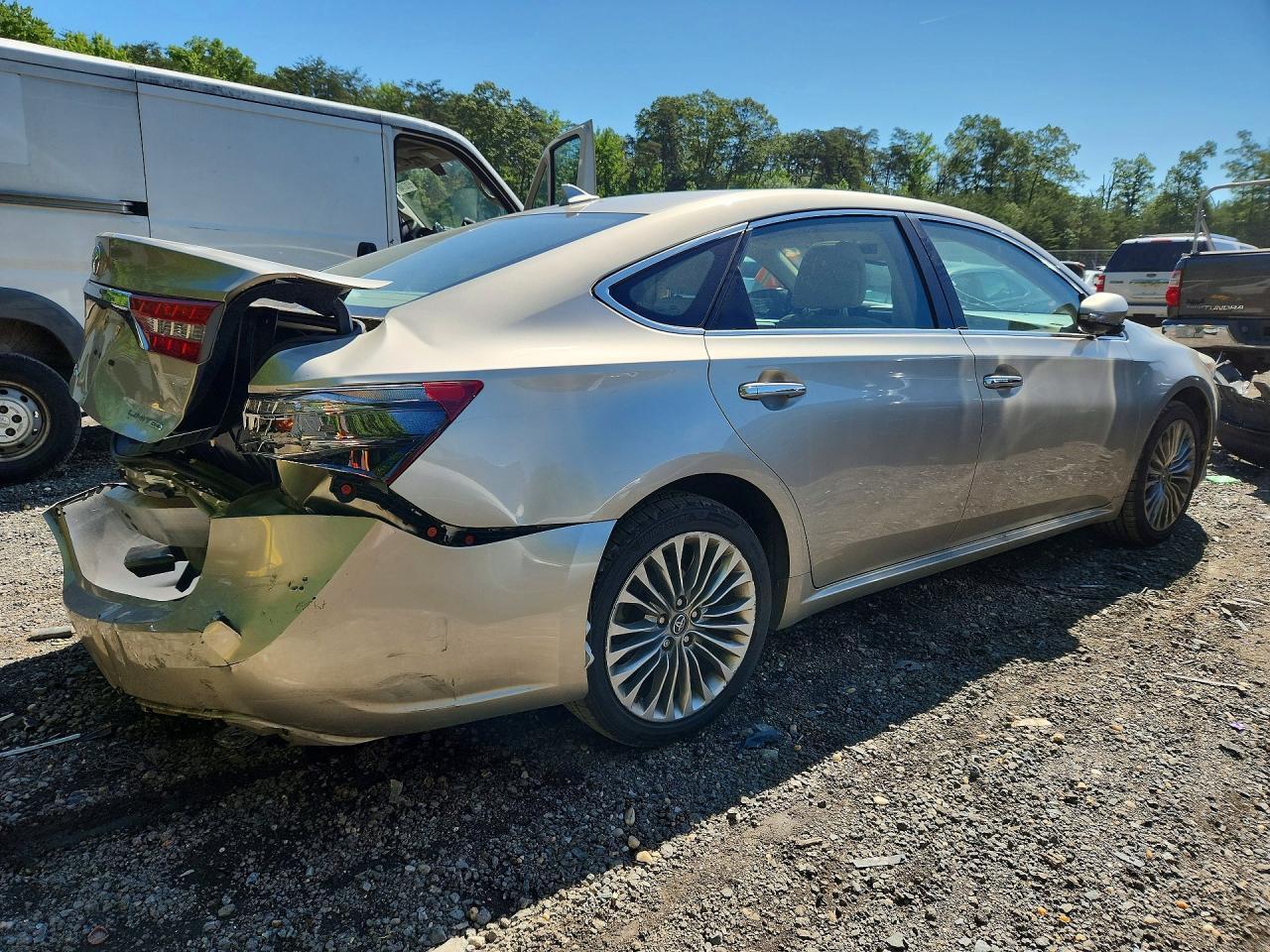 2017 Toyota Avalon Limited - Image 3