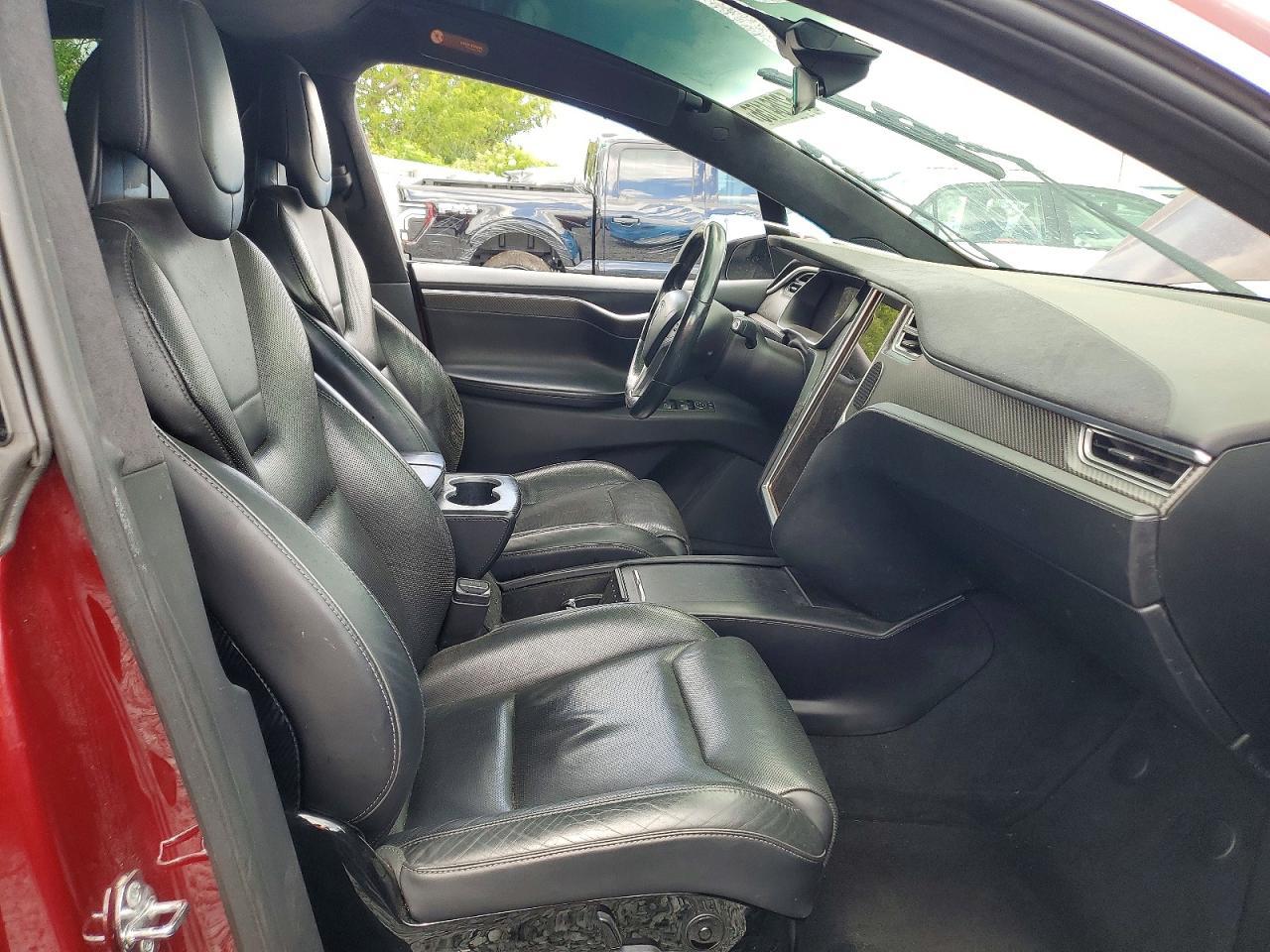 2016 Tesla Model X - Image 7