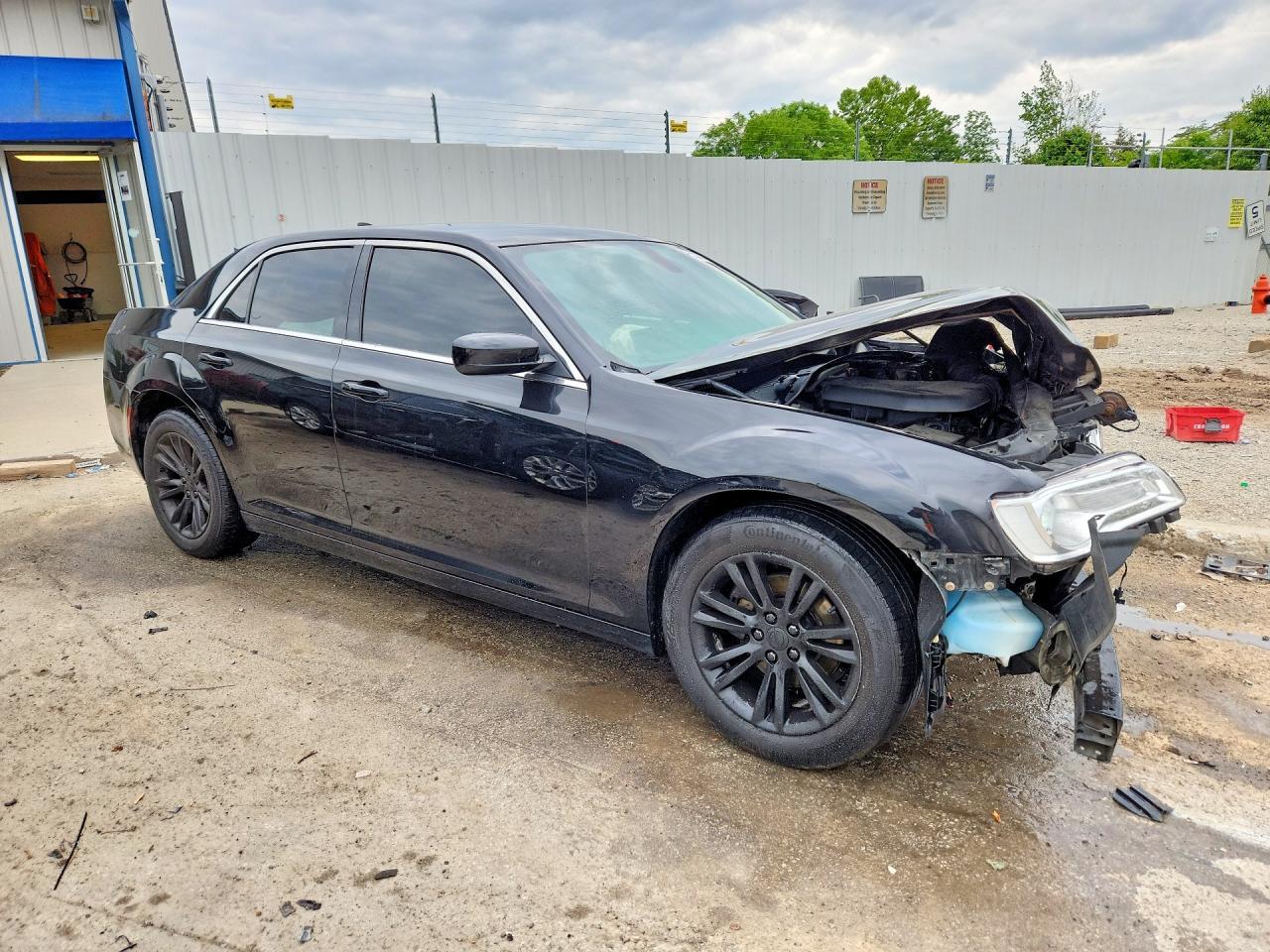 2019 Chrysler 300 Touring - Image 4