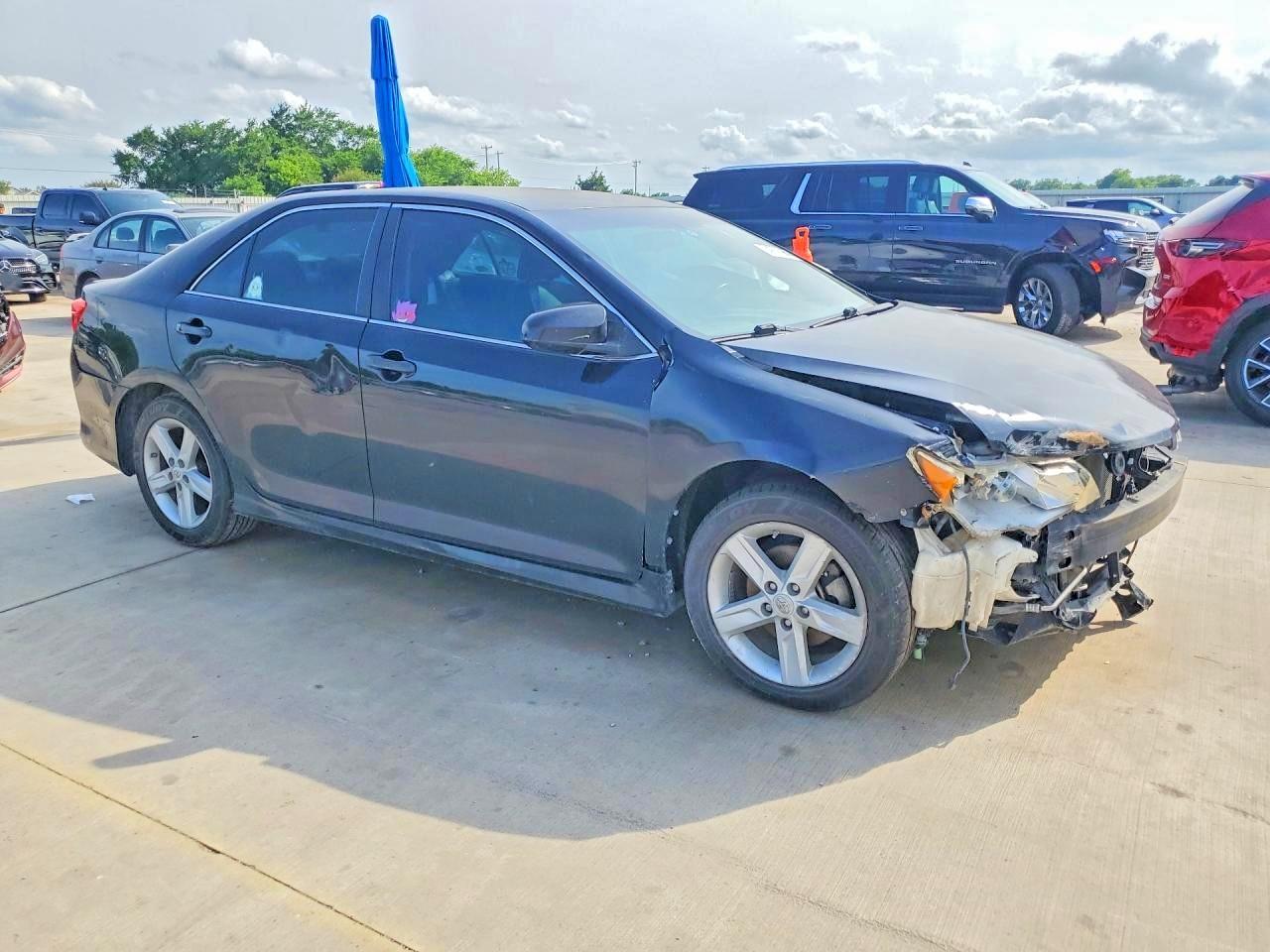 2012 Toyota Camry Se - Image 4
