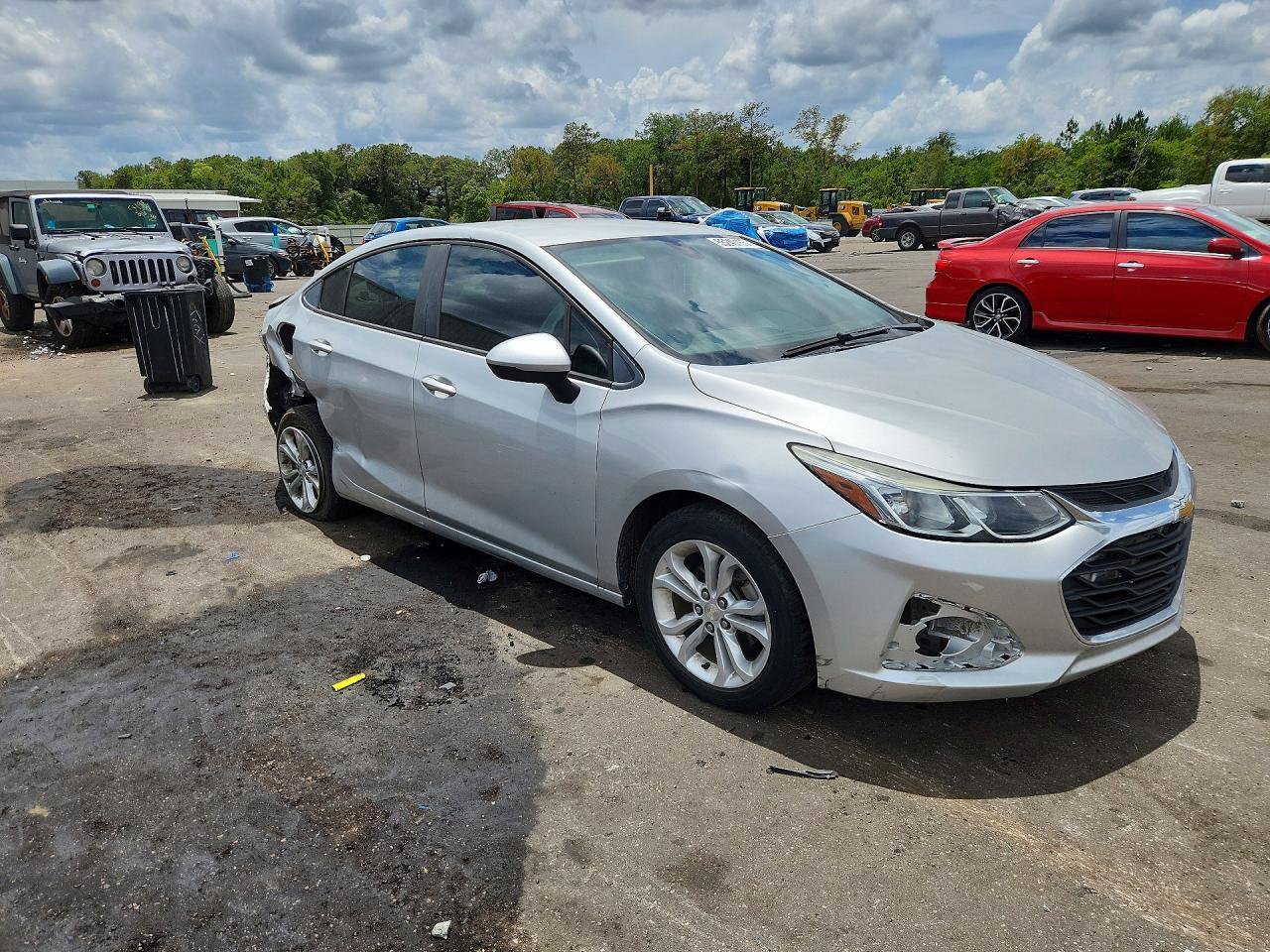 2019 Chevrolet Cruze Ls - Фото 4