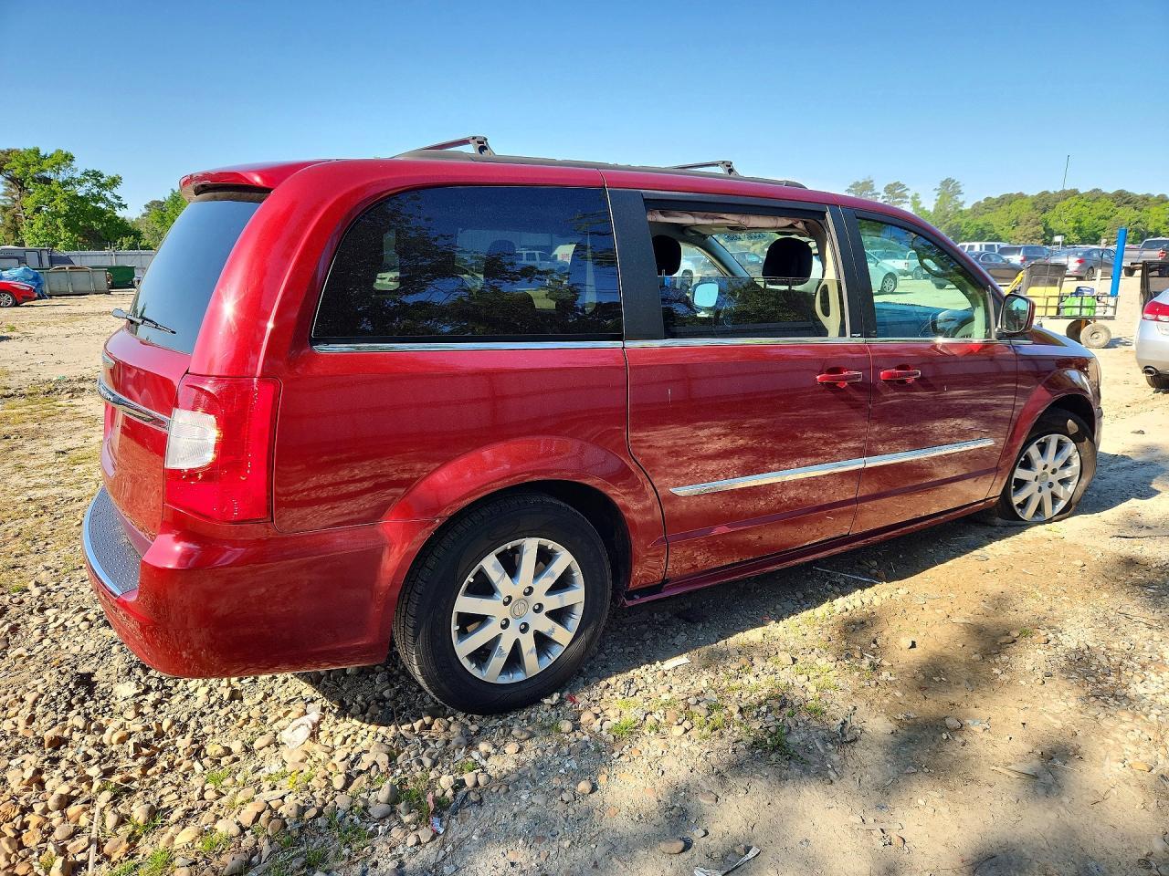 2013 Chrysler Town & Country Touring - Фото 3