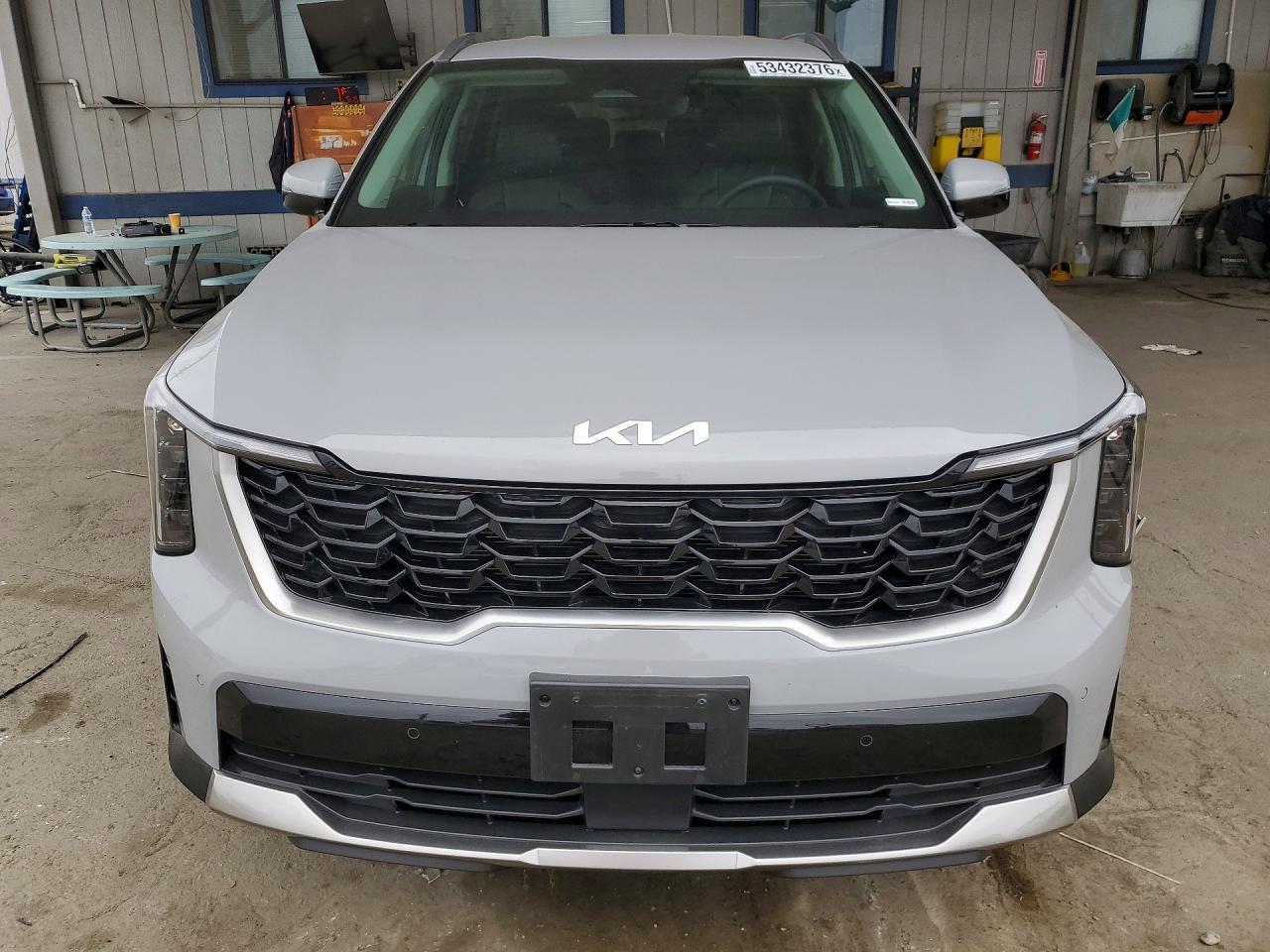 2025 Kia Sorento S - Image 5