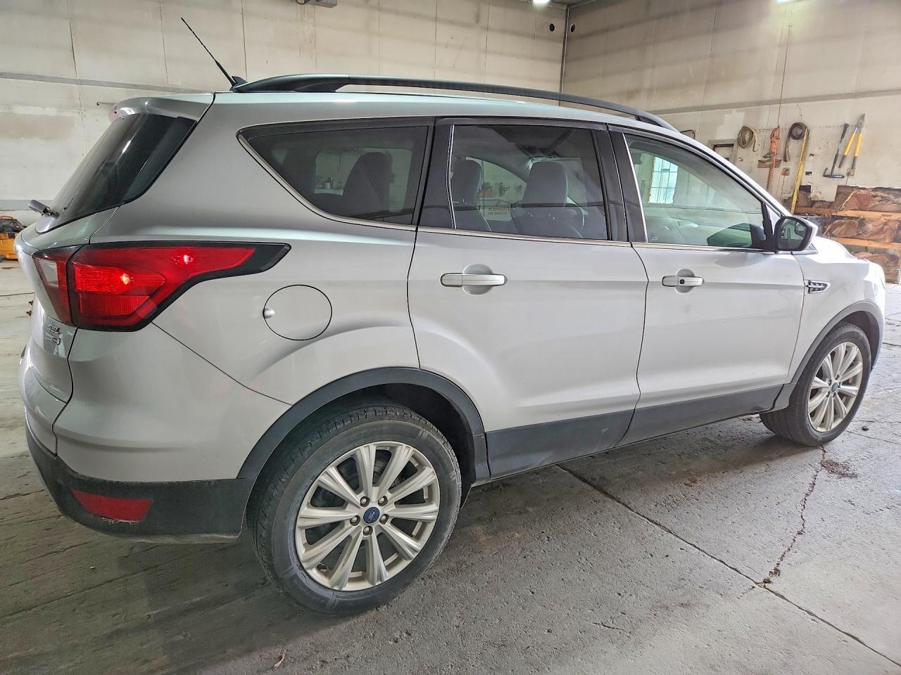 2019 Ford Escape Sel - Фото 3