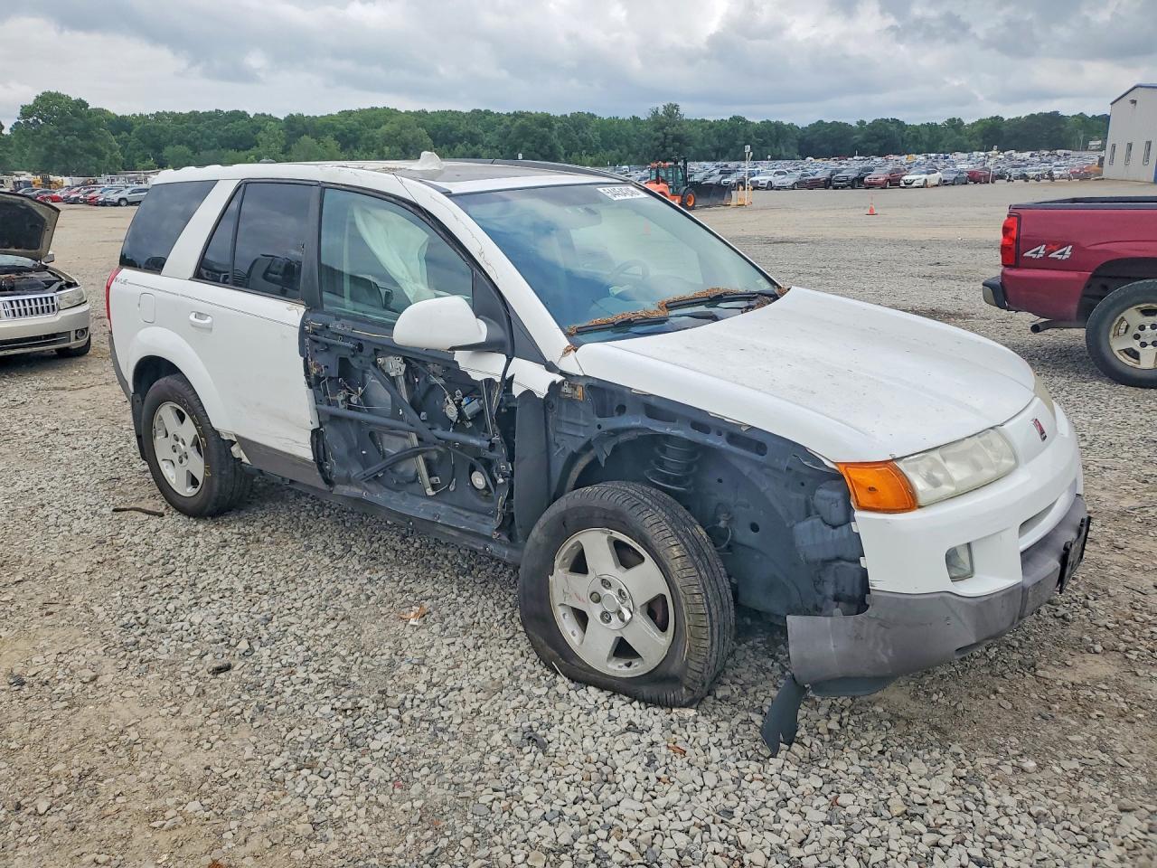 2005 Saturn Vue - Image 4