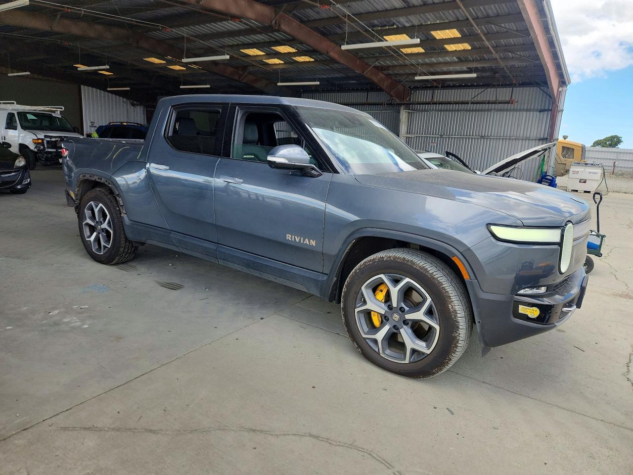 2022 Rivian R1T Adventure - Image 4