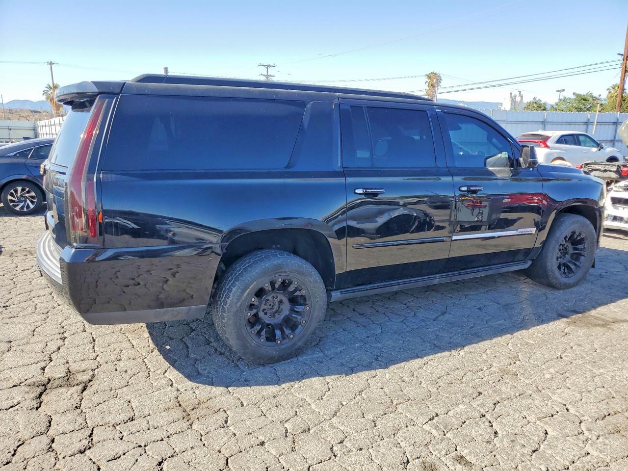 2015 Cadillac Escalade Esv Premium - Image 3