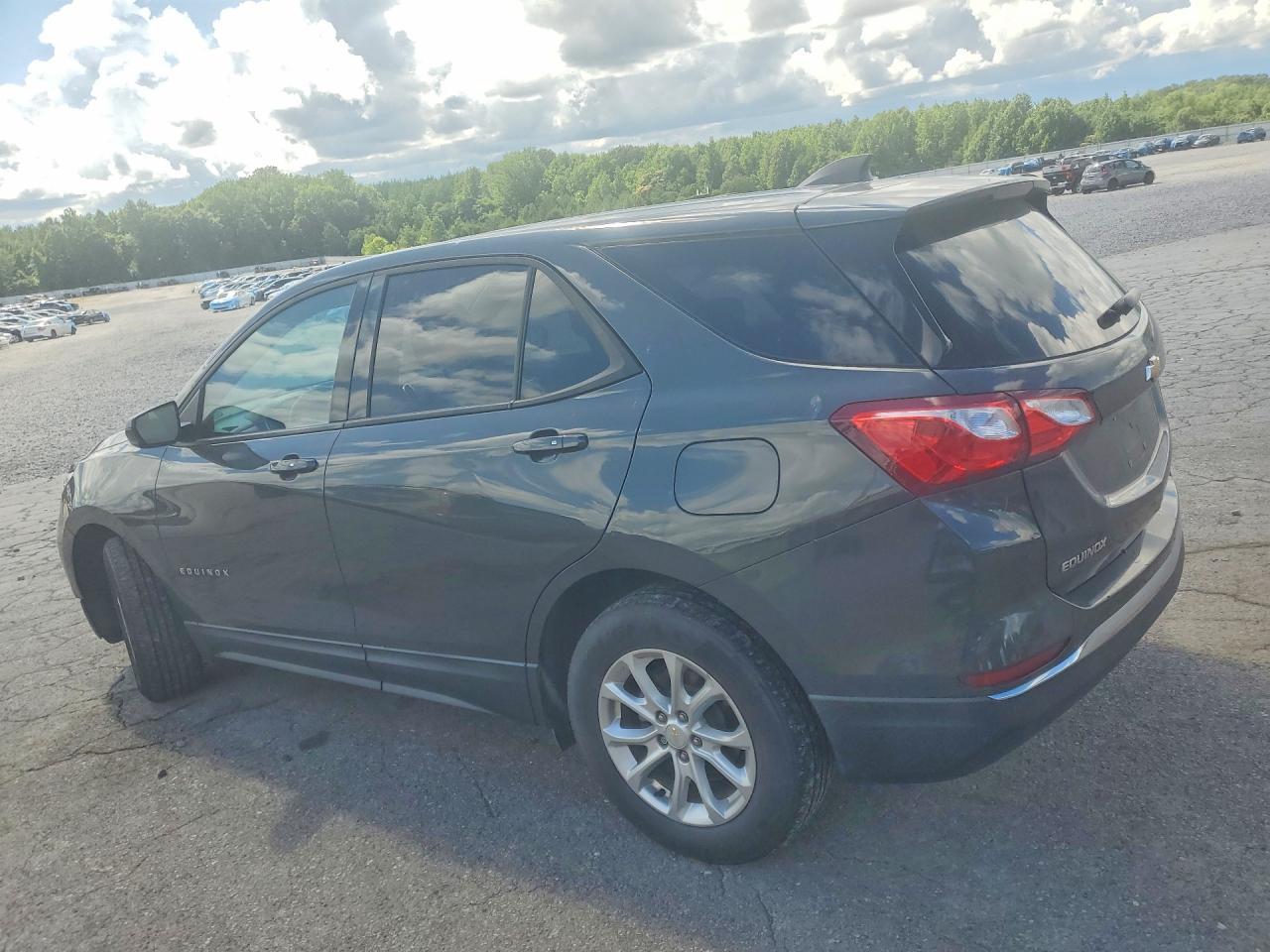 2018 Chevrolet Equinox Ls - Image 2