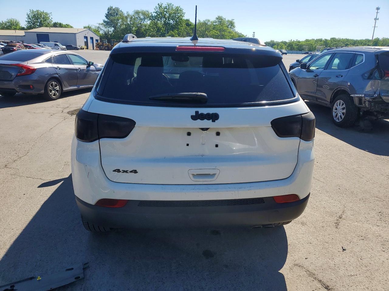 2020 Jeep Compass Latitude - Image 6