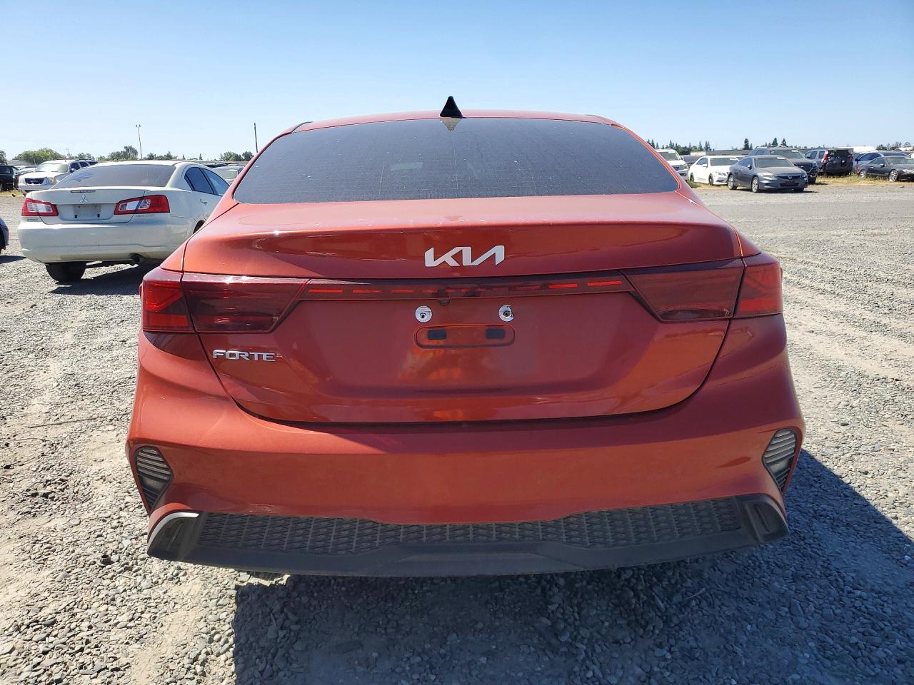 2022 Kia Forte Lxs - Image 6