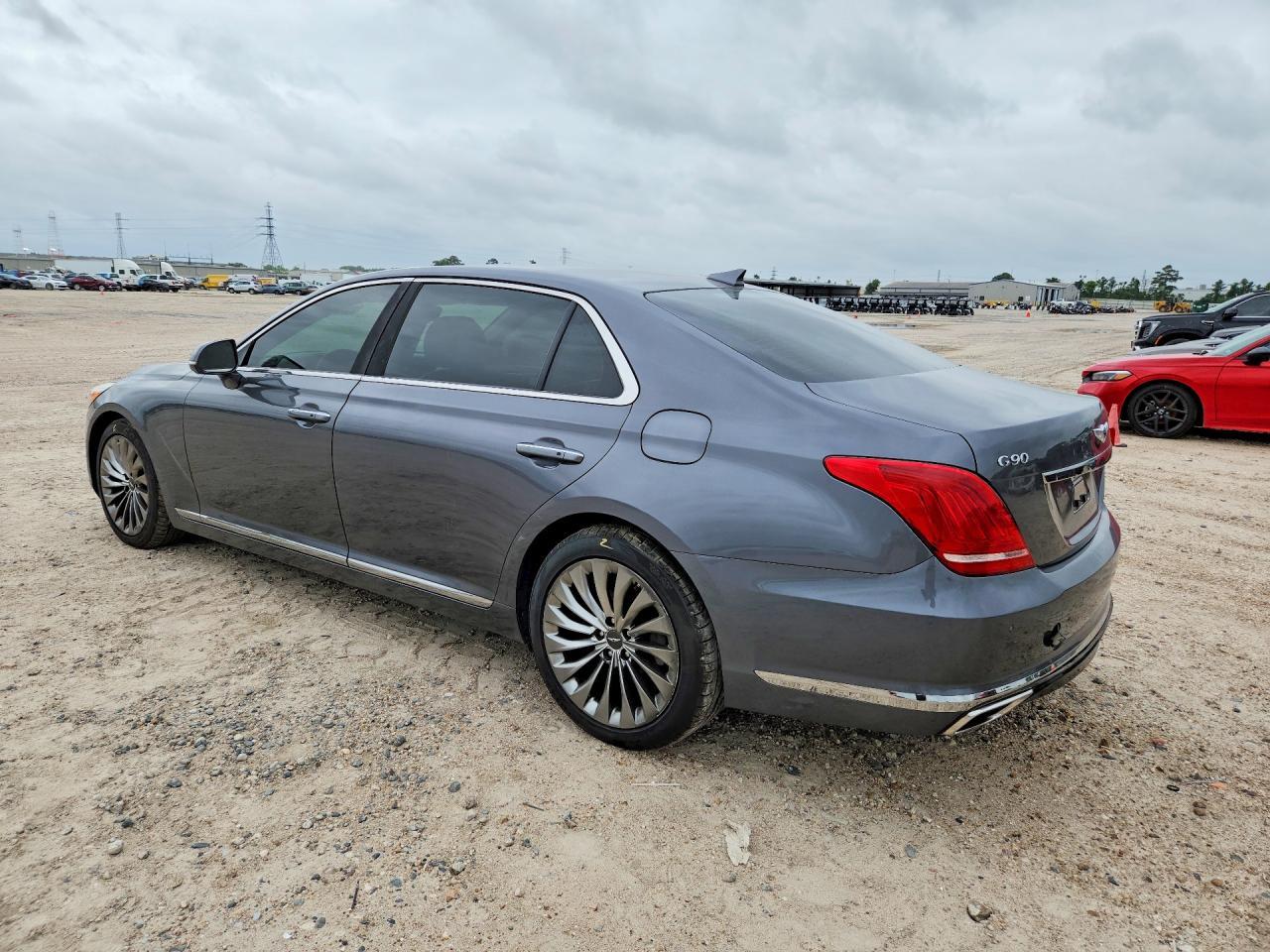 2017 Genesis G90 Premium - Фото 2