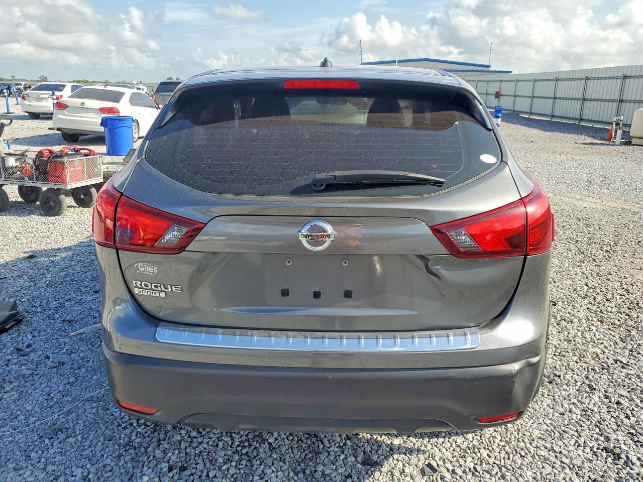 2018 Nissan Rogue Sport S - Image 6