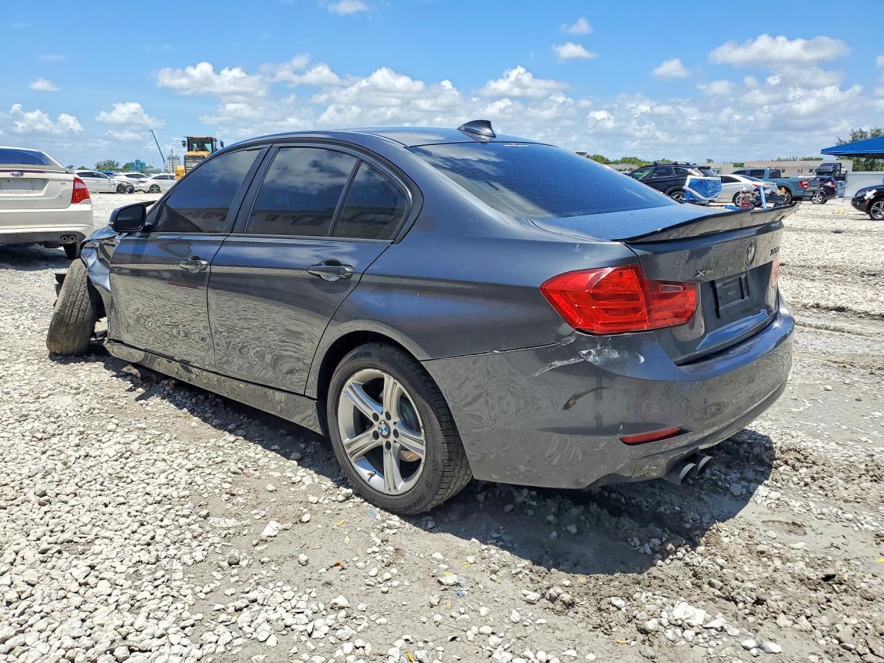 2014 BMW 325I - Image 2