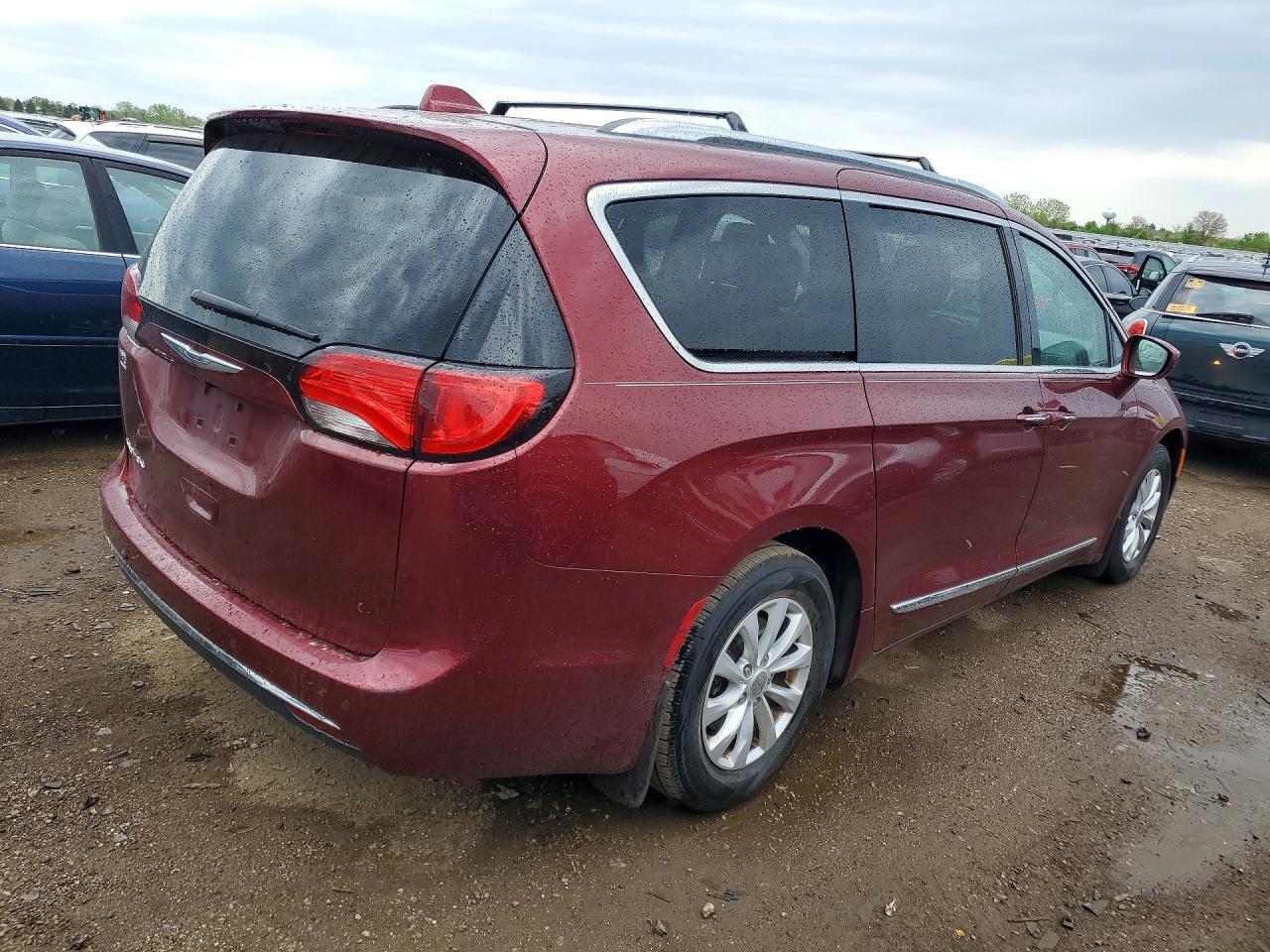 2018 Chrysler Pacifica Touring L Plus - Фото 3