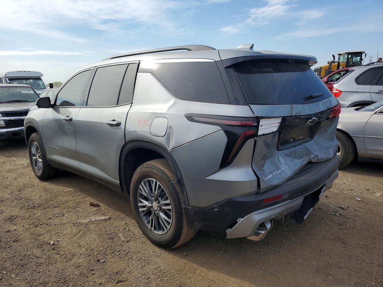 2026 Chevrolet Traverse Lt - Фото 2