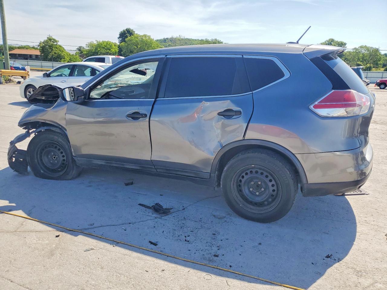 2016 Nissan Rogue S - Фото 2