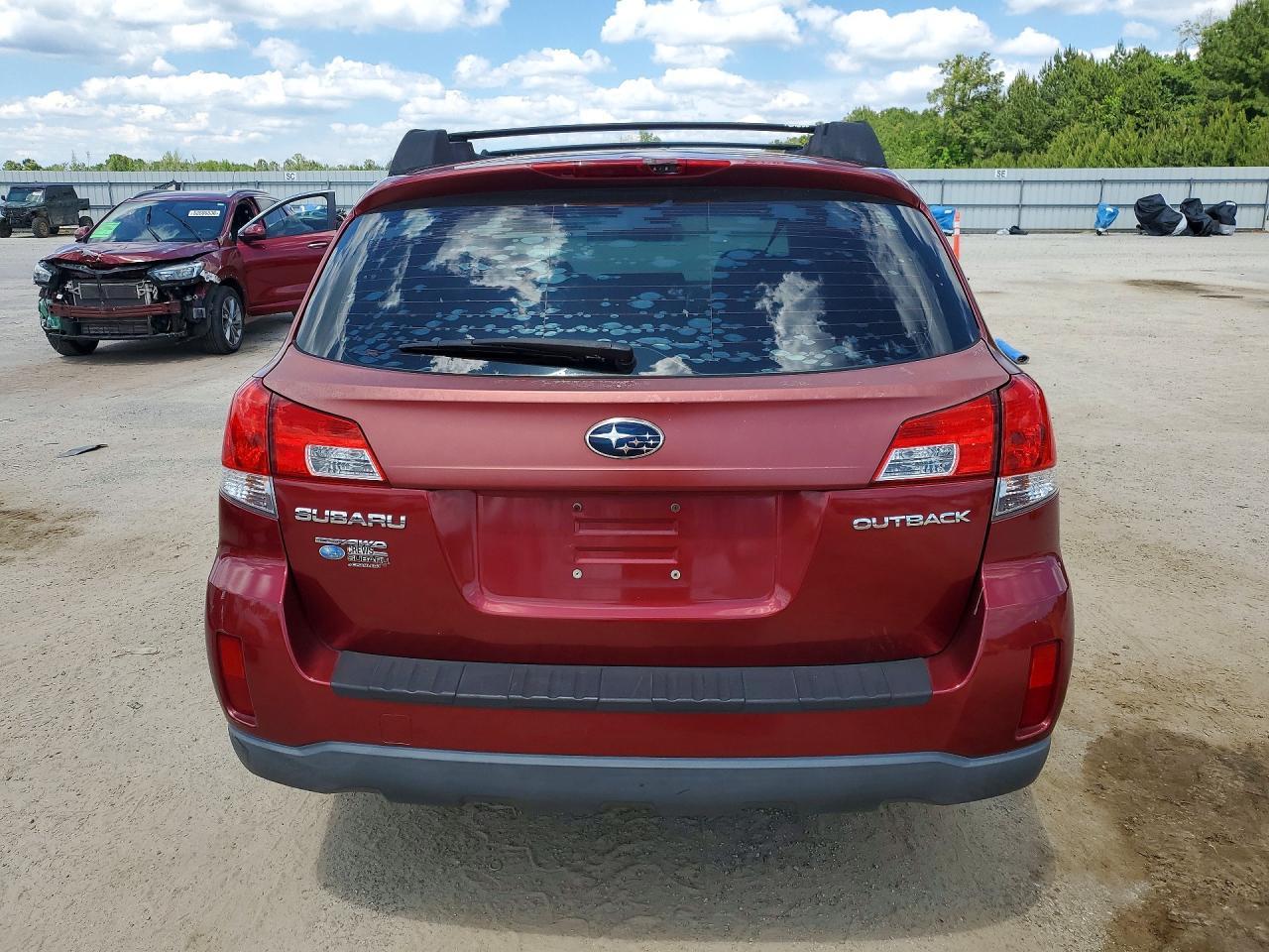 2013 Subaru Outback 2.5I - Image 6