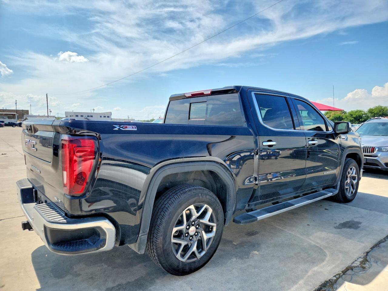 2024 GMC Sierra K1500 Slt - Image 3