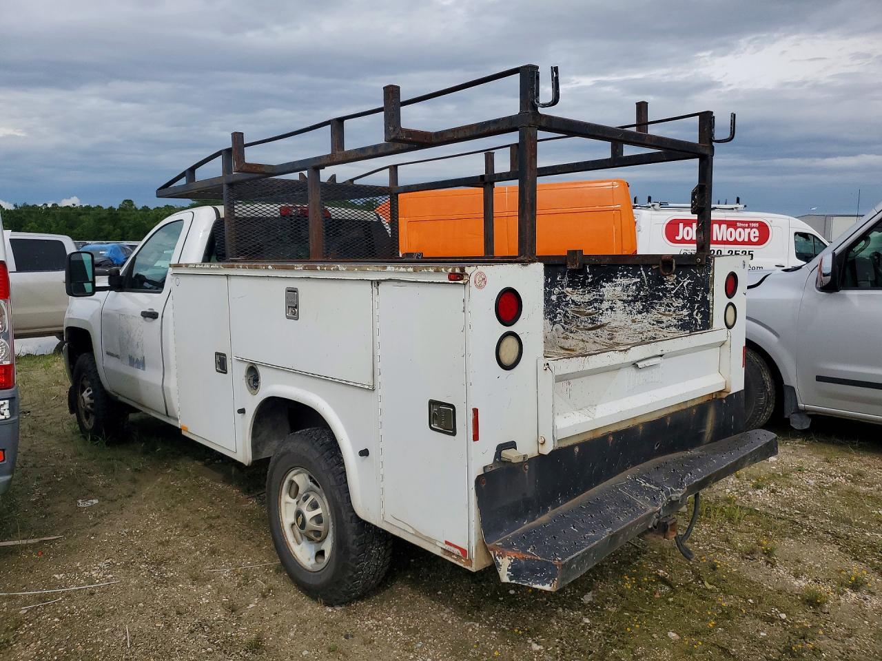 2015 Chevrolet 2500 Hd - Image 2