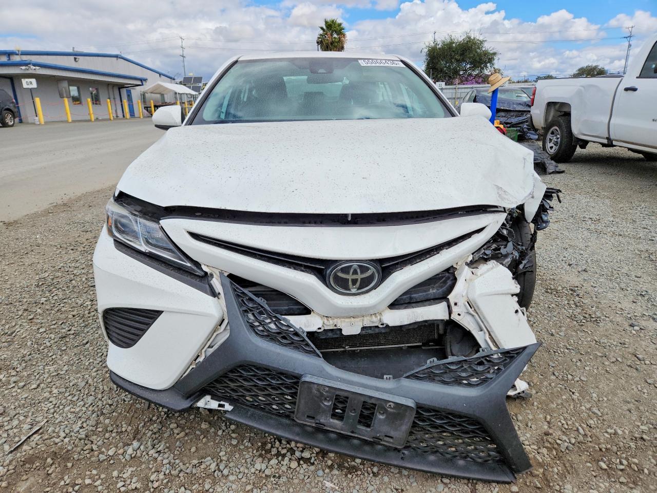 2020 Toyota Camry Se - Фото 5