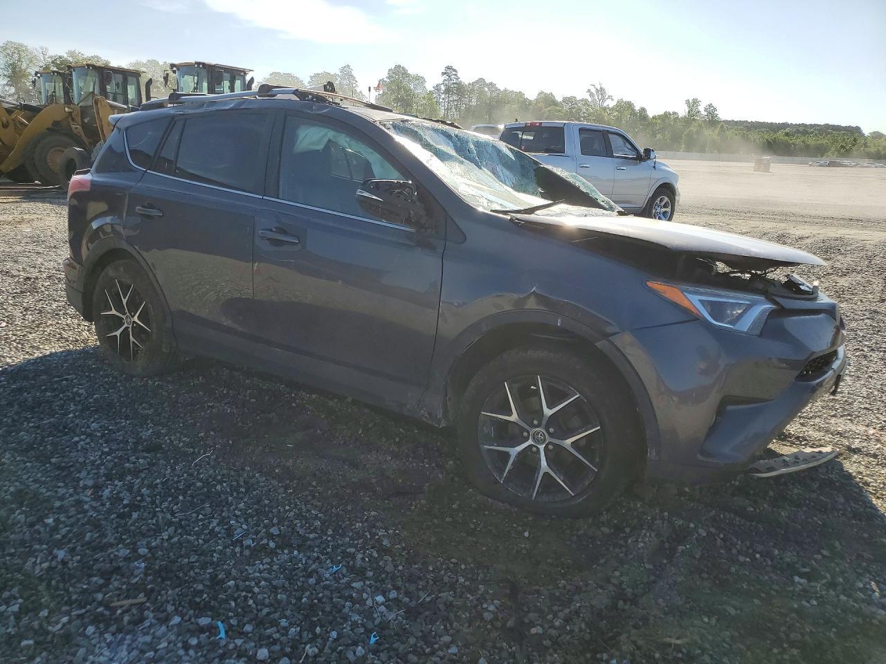 2017 Toyota Rav4 Se - Image 4