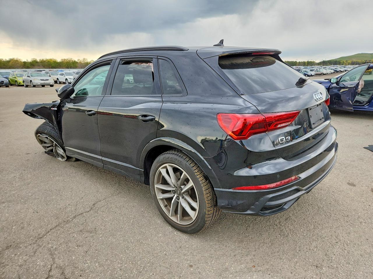 2022 Audi Q3 Quattro - Фото 2