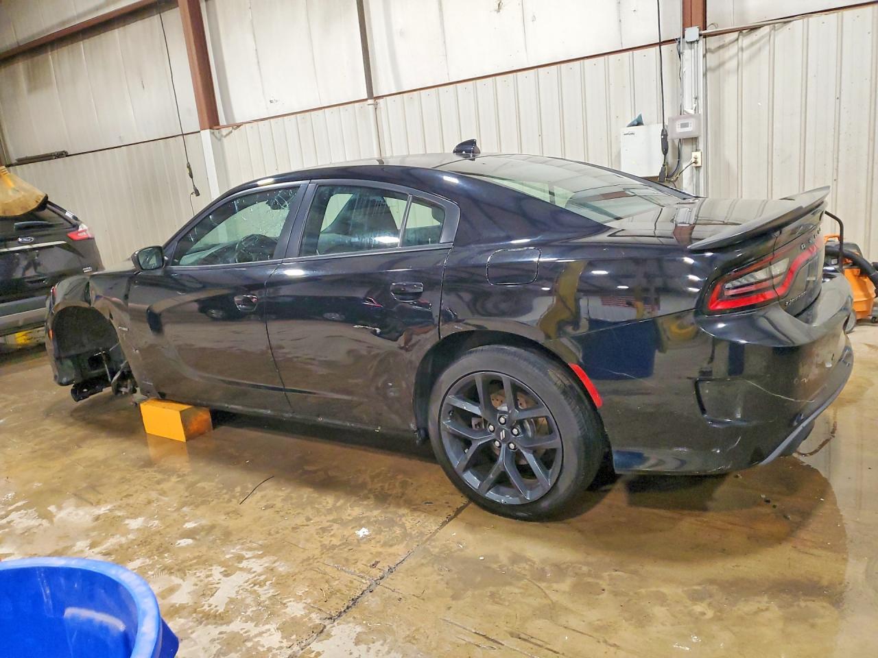 2019 Dodge Charger R - Фото 2