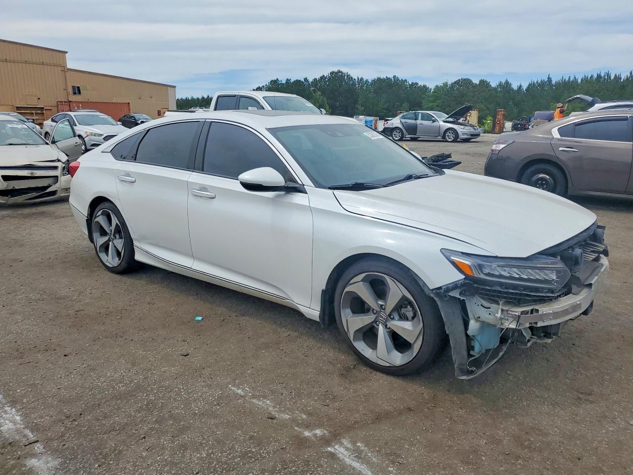 2018 Honda Accord Touring - Image 4