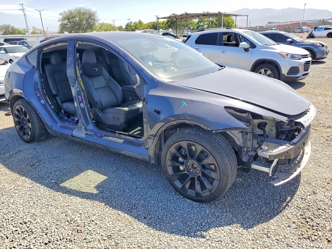 2023 Tesla Model Y - Фото 4