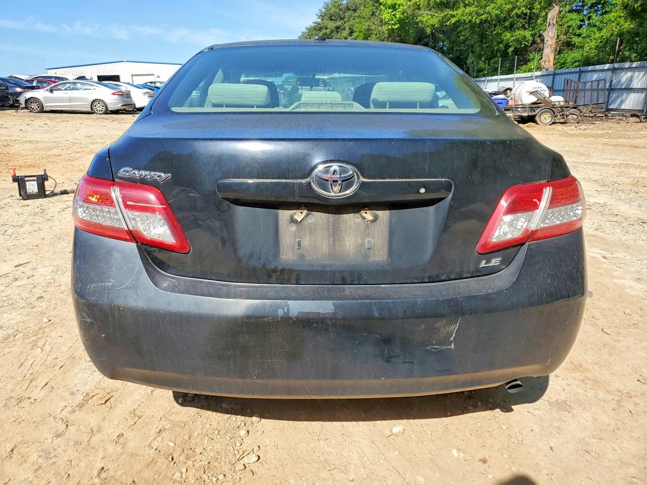 2011 Toyota Camry Le - Фото 6
