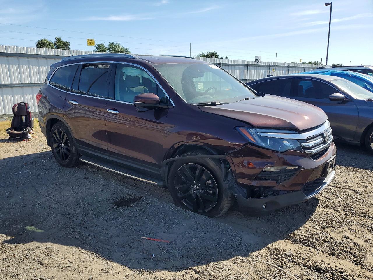 2017 Honda Pilot Touring - Image 4