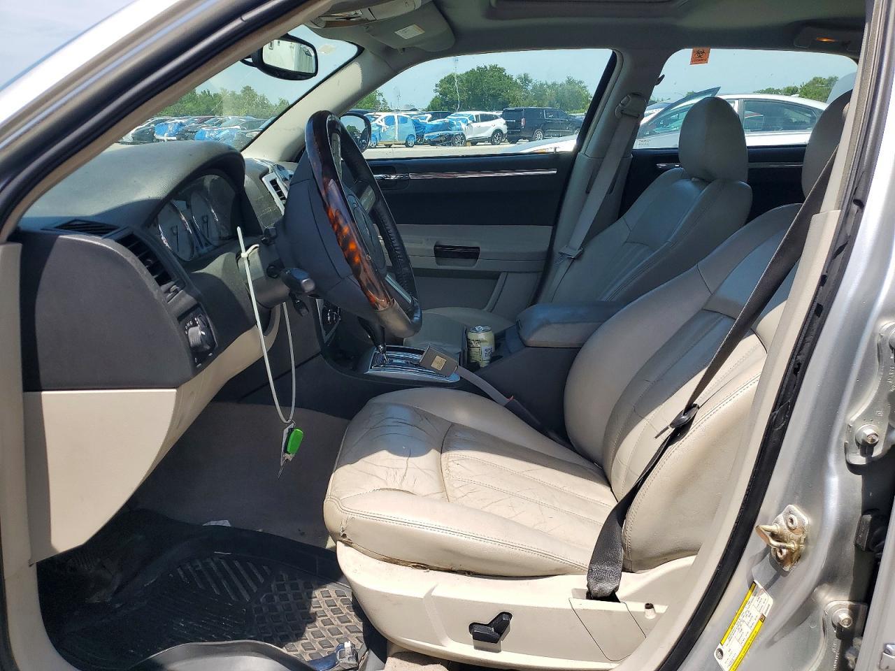 2006 Chrysler 300C - Image 7