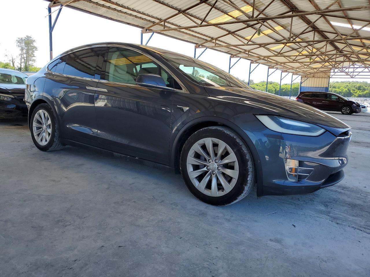 2017 Tesla Model X - Фото 4
