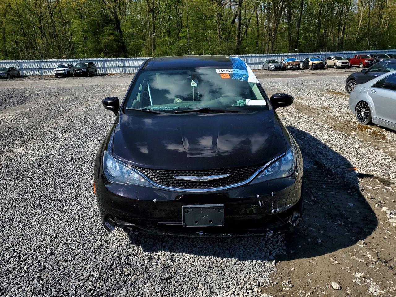 2017 Chrysler Pacifica Touring - Фото 5
