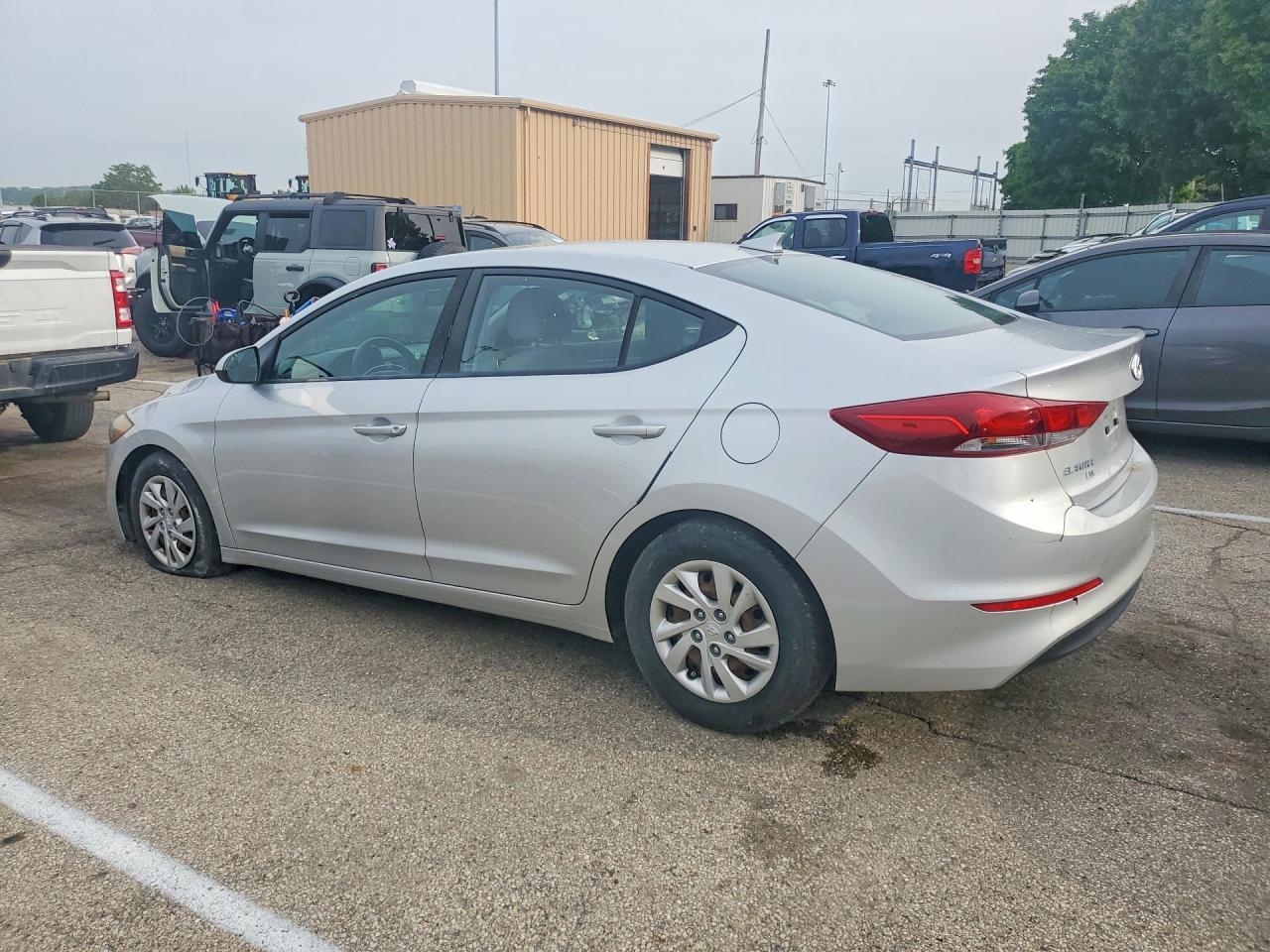 2017 Hyundai Elantra Se - Фото 2