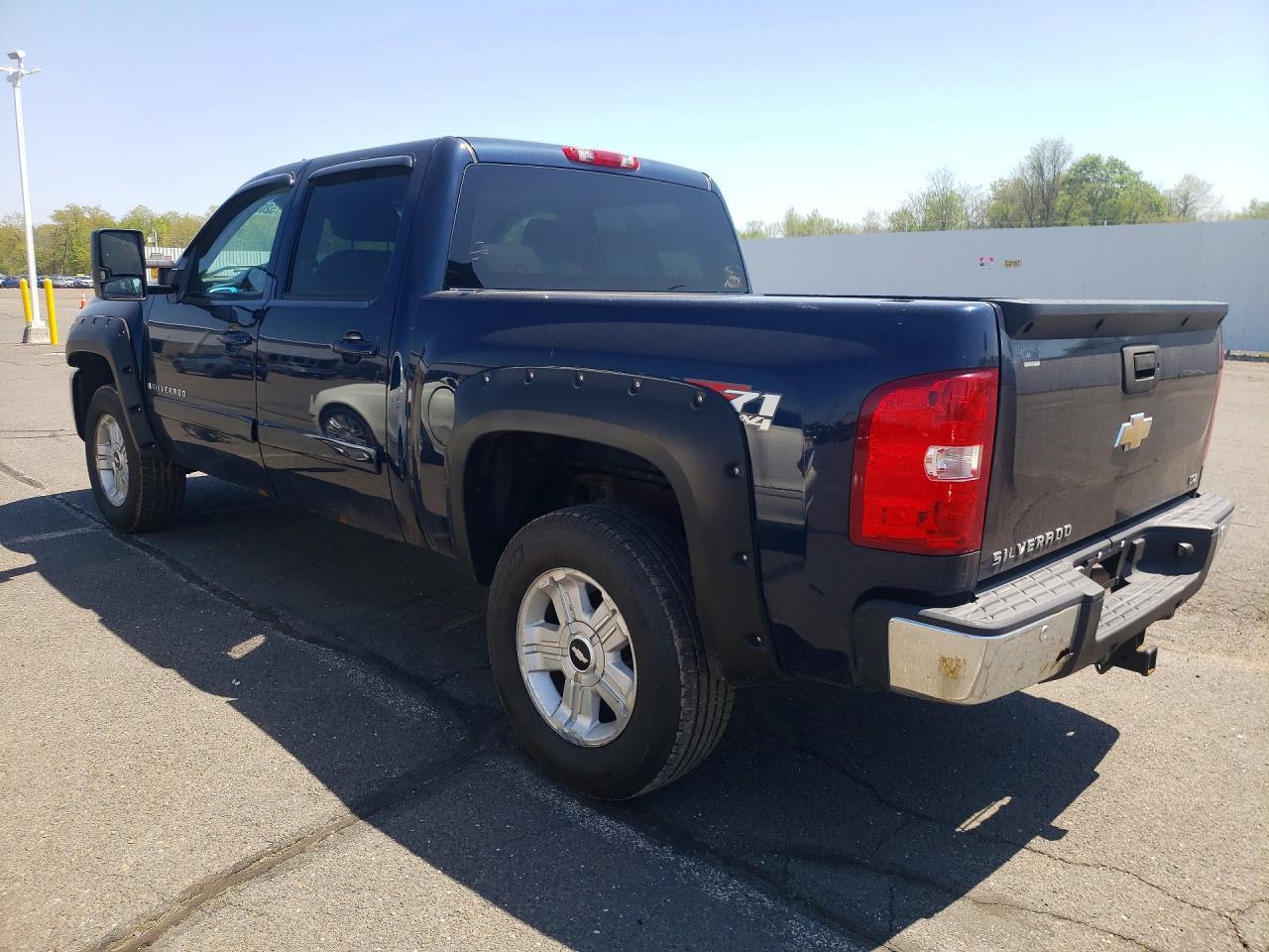 2007 Chevrolet Silverado K1500 Crew Cab - Image 2