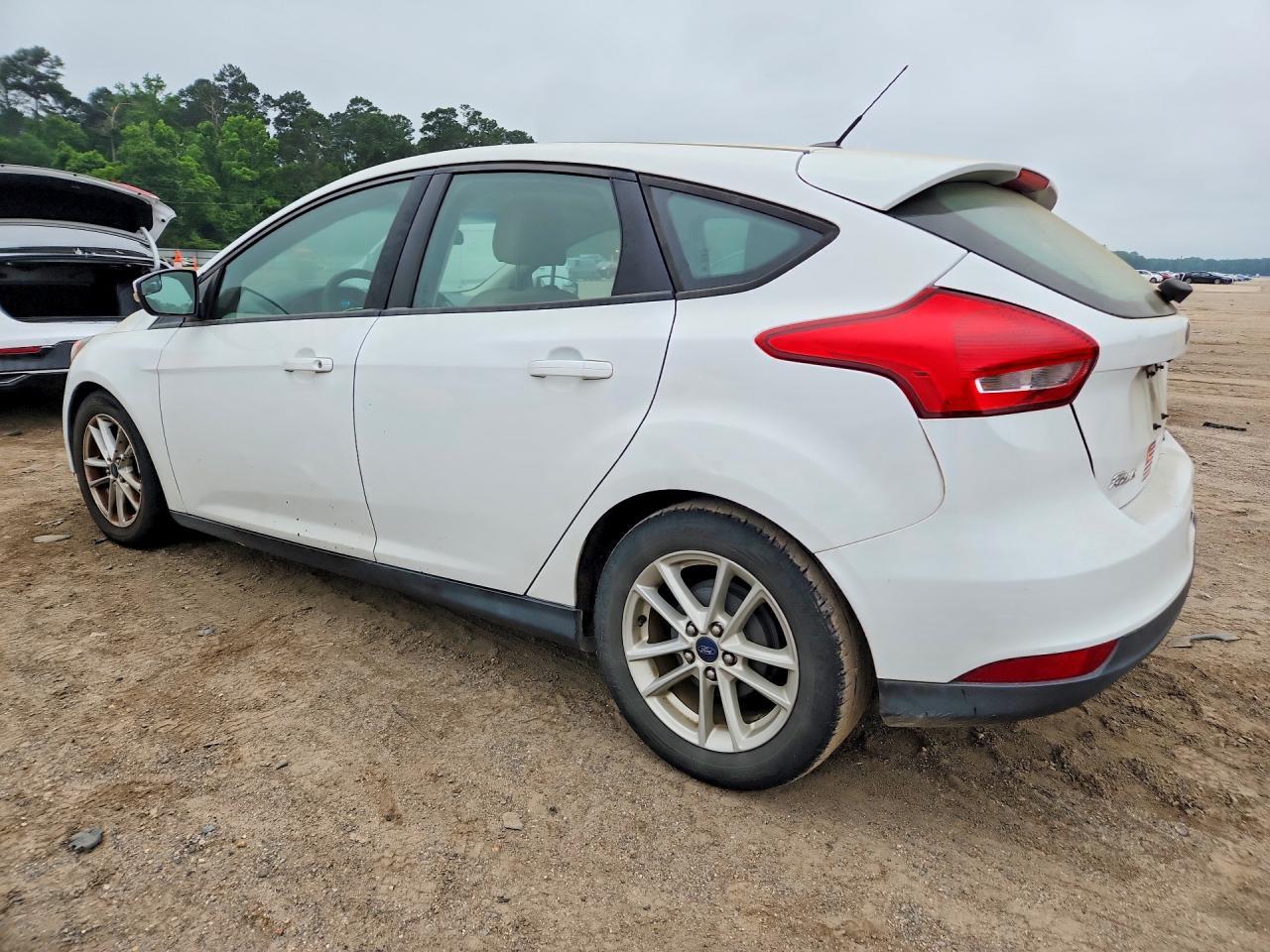 2016 Ford Focus Se - Image 2