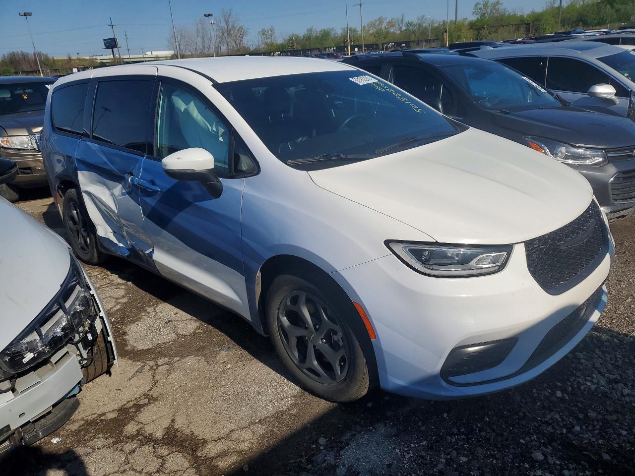 2023 Chrysler Pacifica Hybrid Touring L - Фото 4