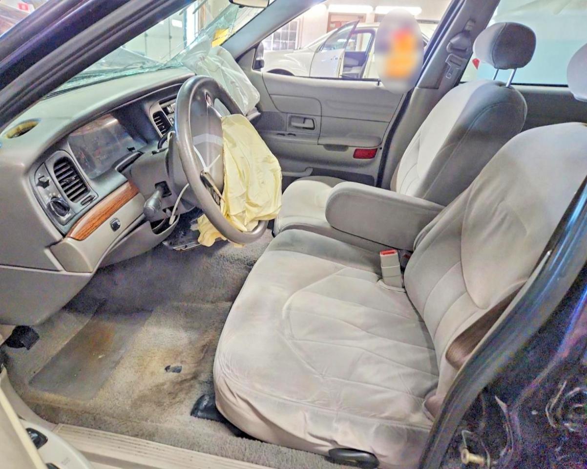 2001 Ford Crown Victoria - Image 7