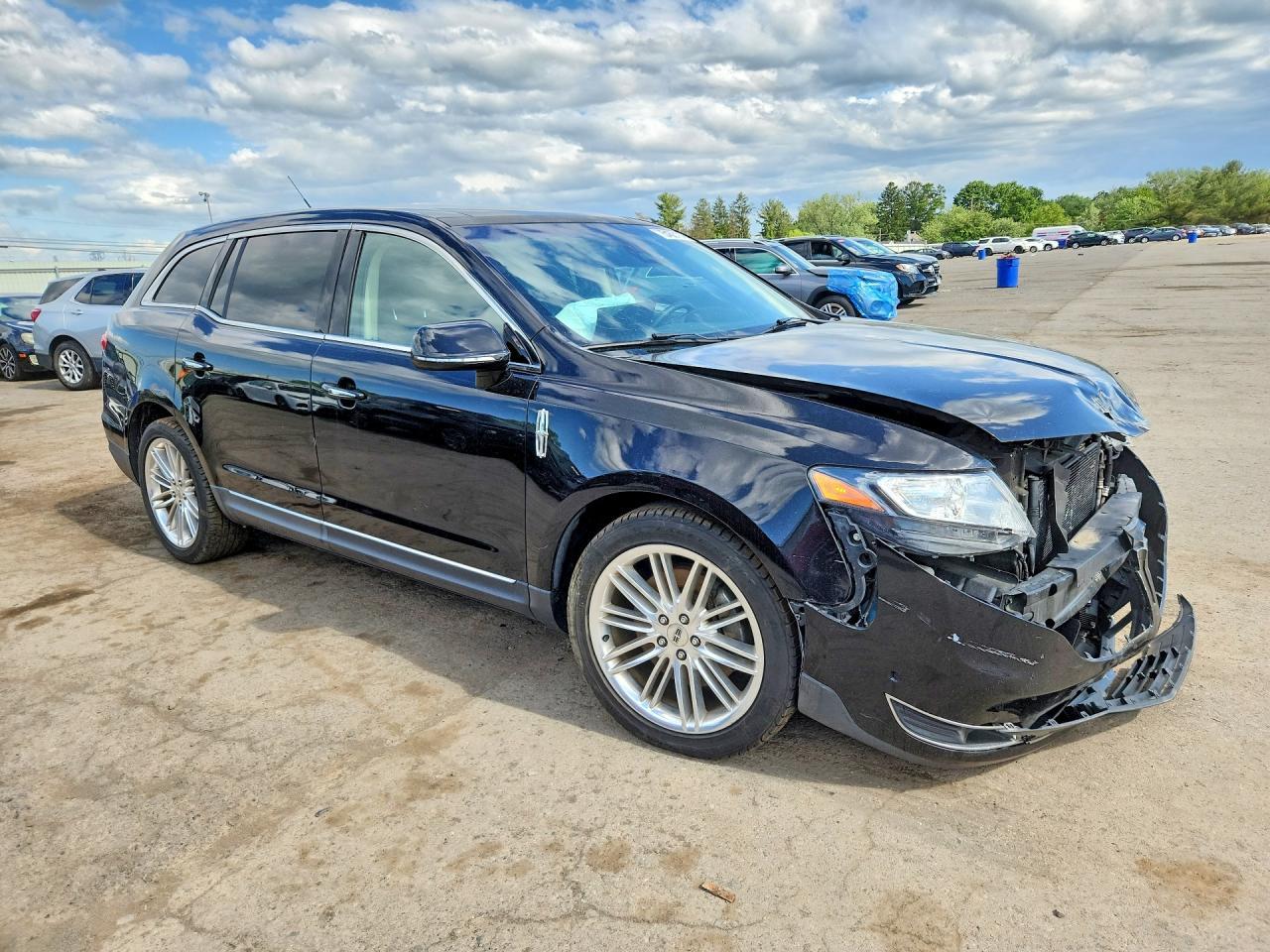 2019 Lincoln Mkt - Фото 4
