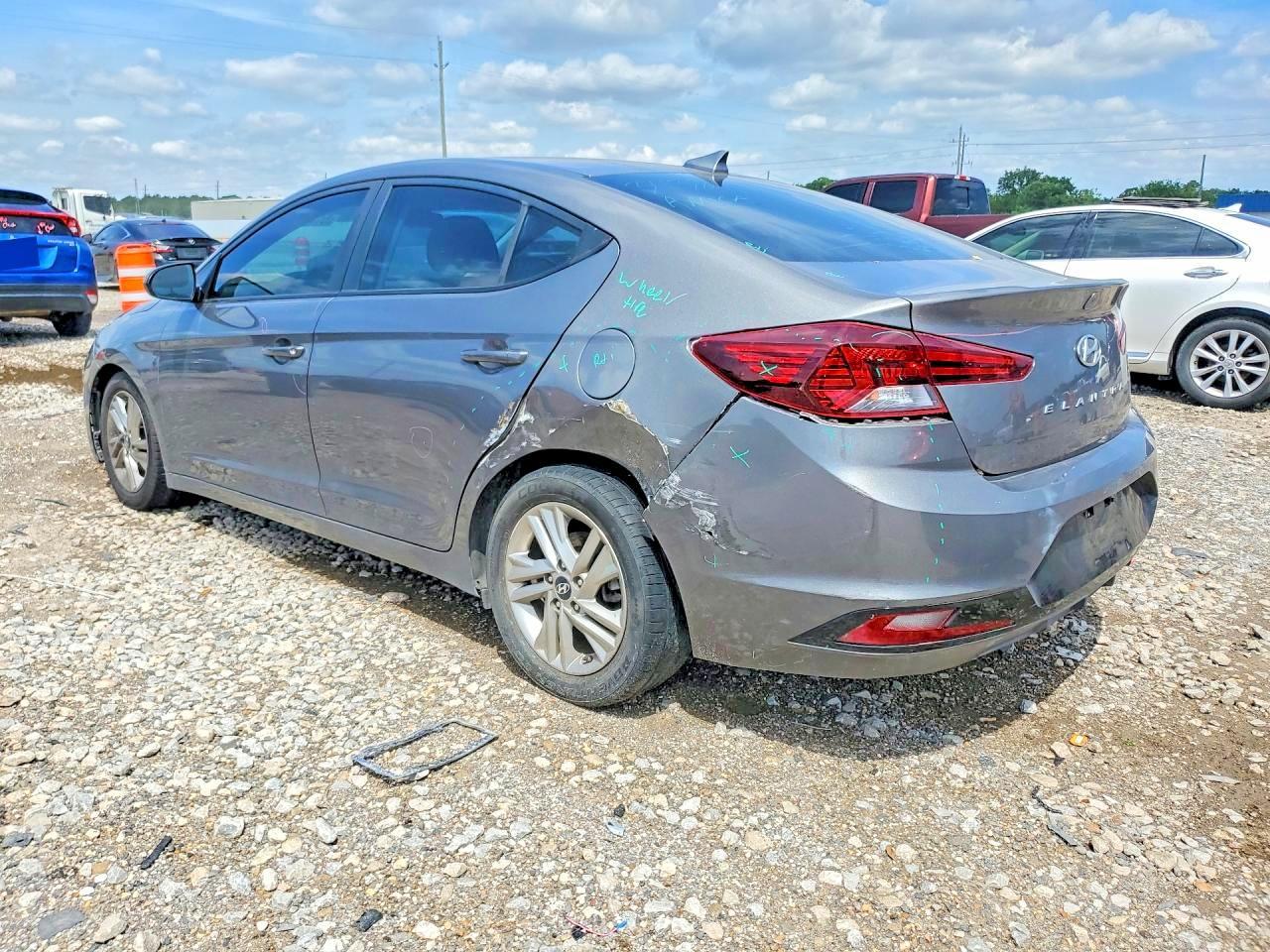 2019 Hyundai Elantra Se - Фото 2