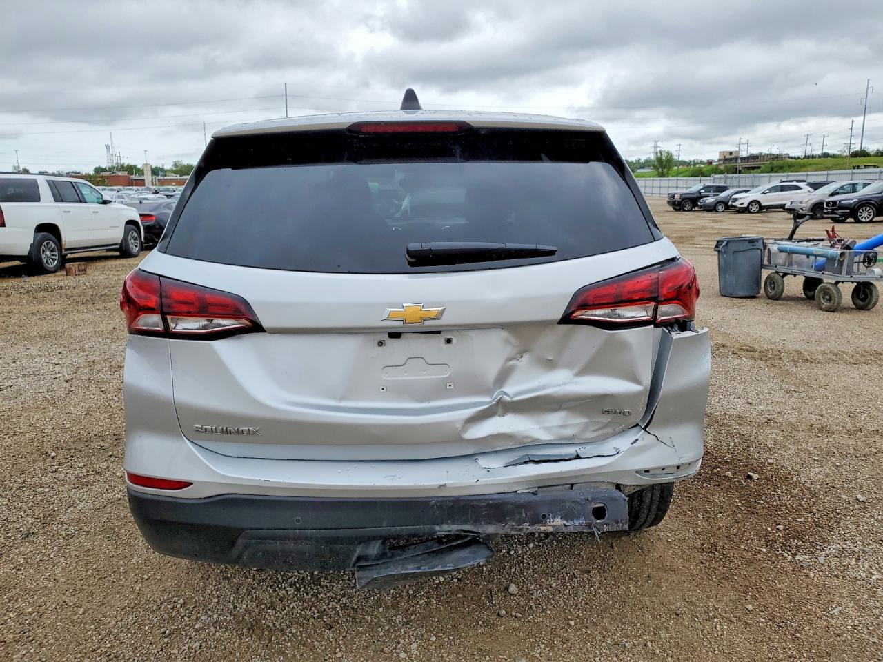 2022 Chevrolet Equinox Ls - Фото 6