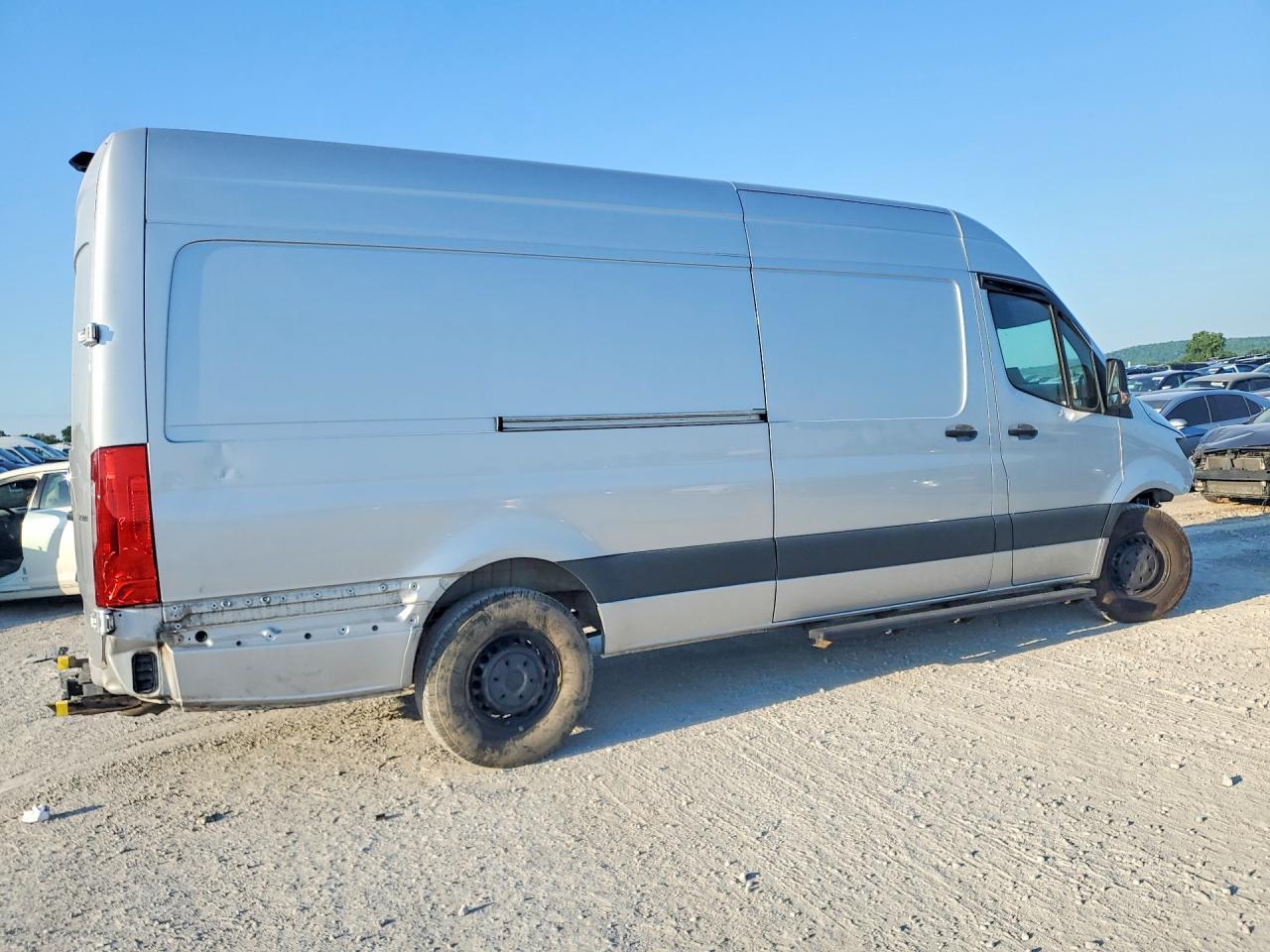 2023 Mercedes Benz Sprinter 2500 Delivery Van - Фото 3