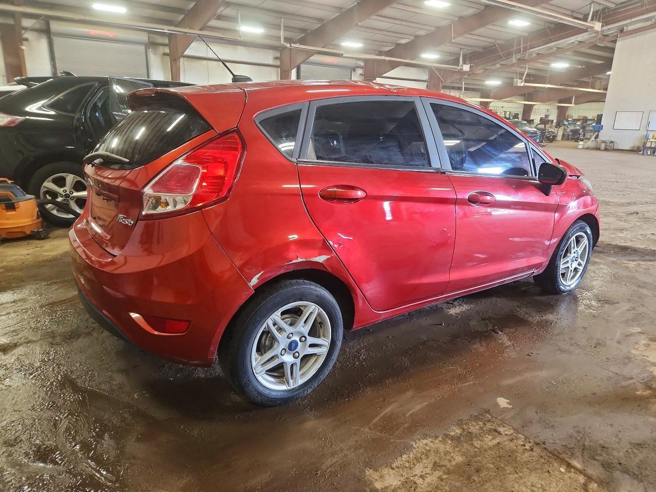 2019 Ford Fiesta Se - Фото 3