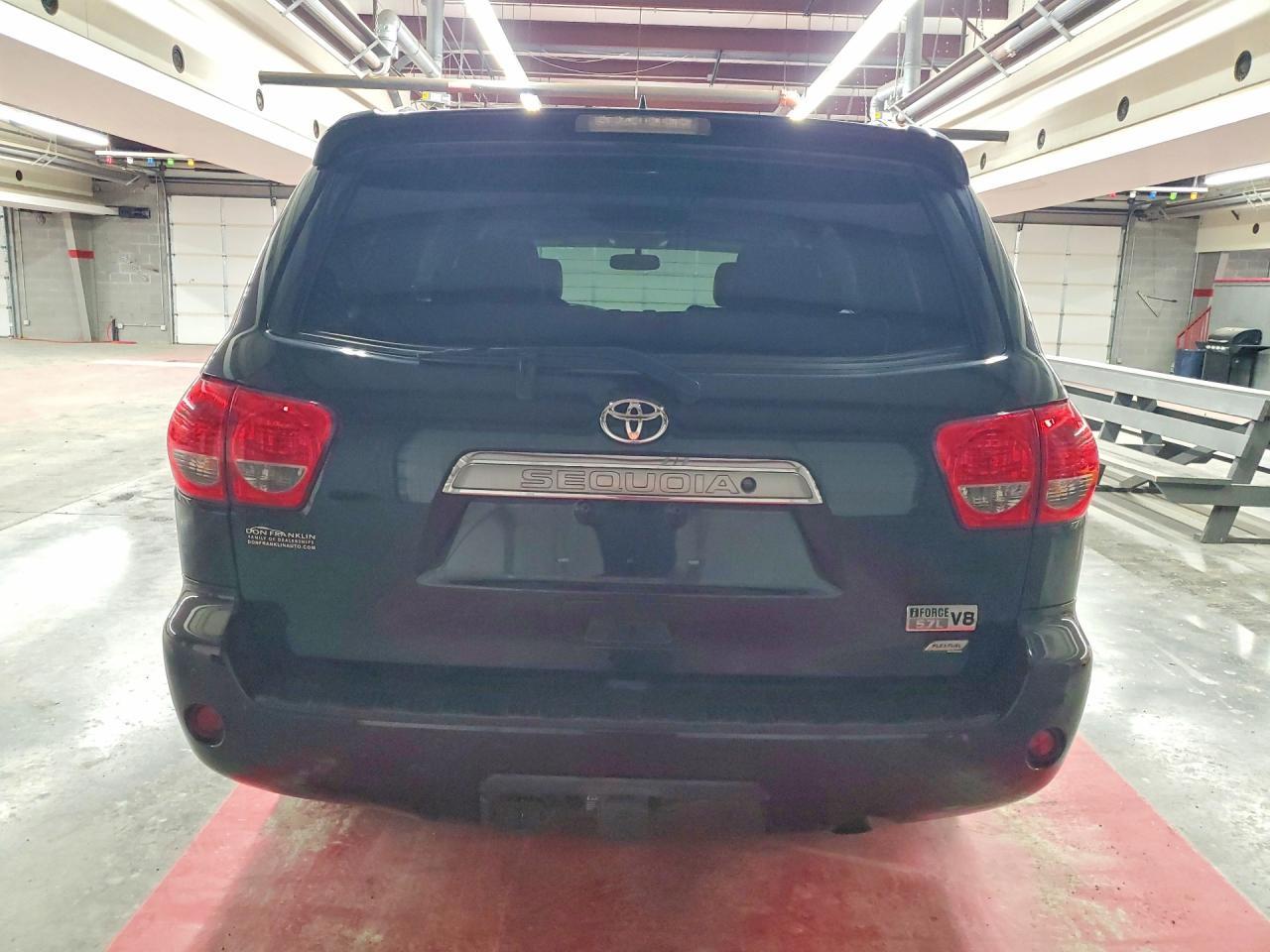 2016 Toyota Sequoia Platinum - Image 6