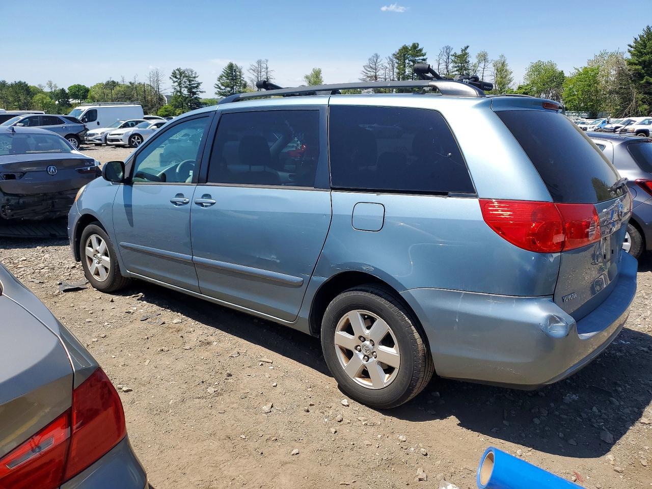 2009 Toyota Sienna Le 8-Passenger - Фото 2