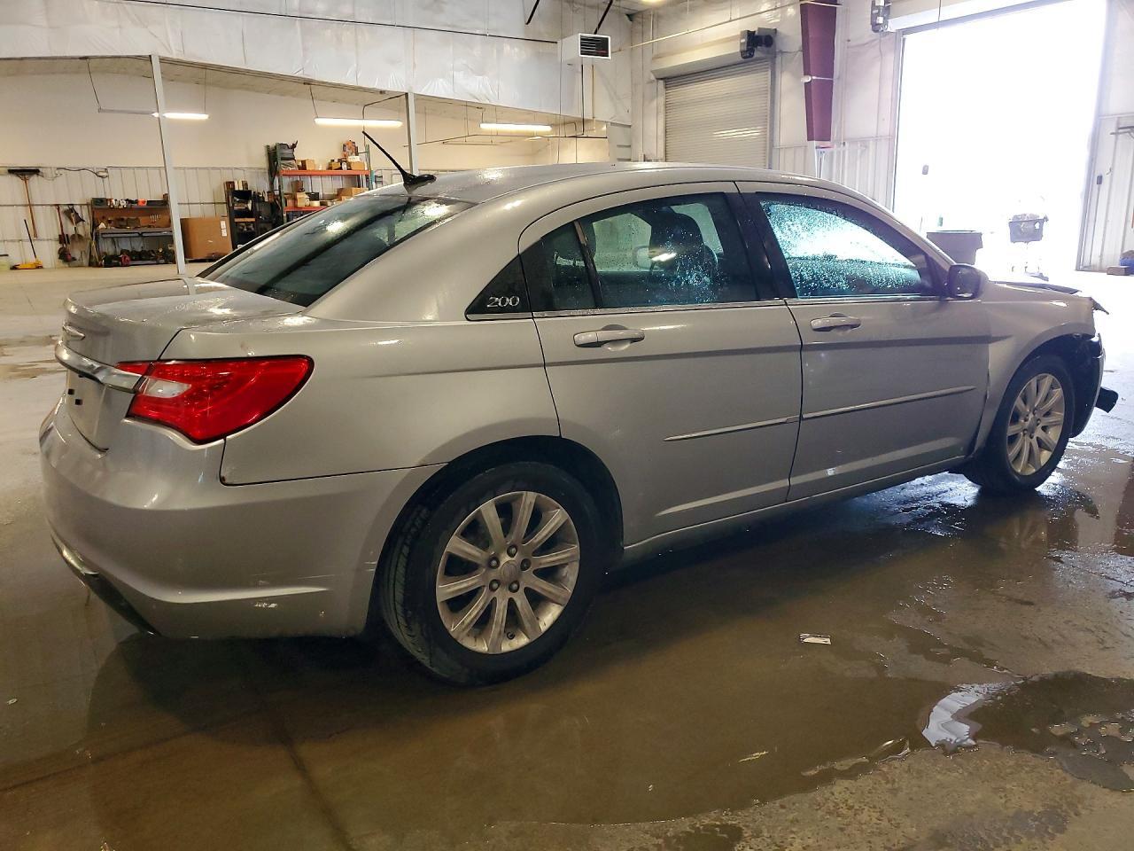 2013 Chrysler 200 Touring - Image 3