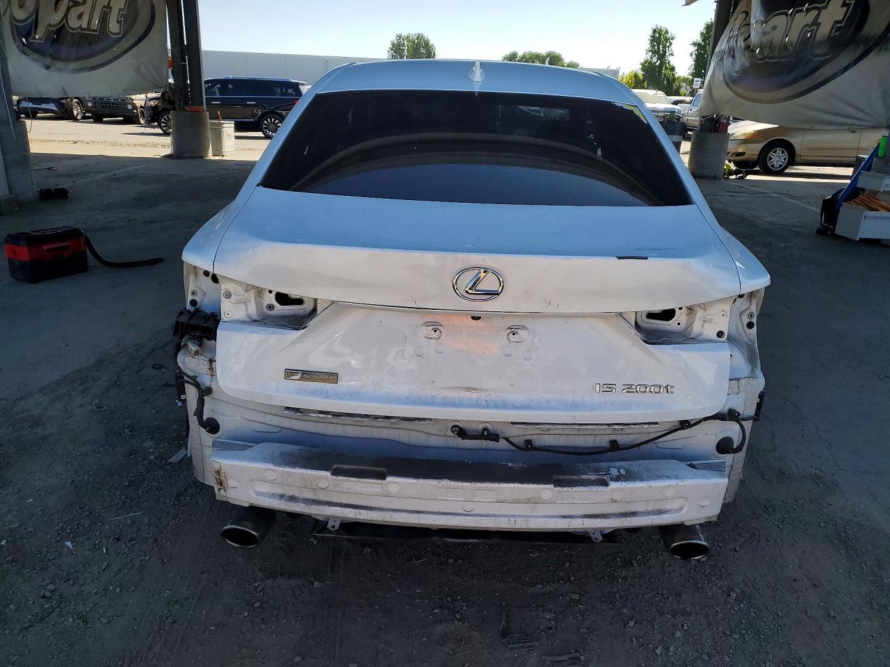 2016 Lexus Is 200T - Фото 6