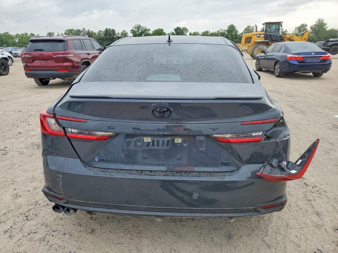2025 Toyota Camry - Фото 6