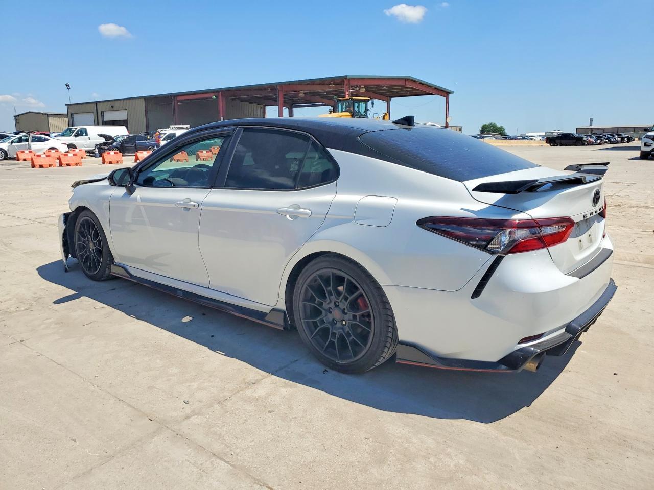 2021 Toyota Camry Trd - Фото 2